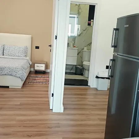 Appartement Near Airport Cozy Ljaknasi