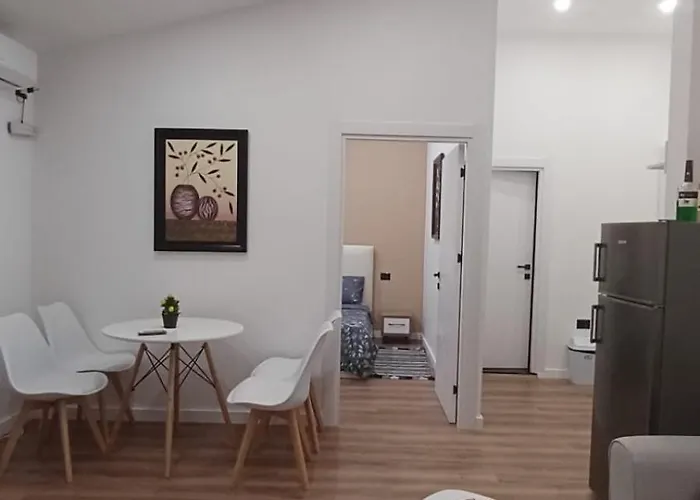 Apartment Near Airport Cozy *